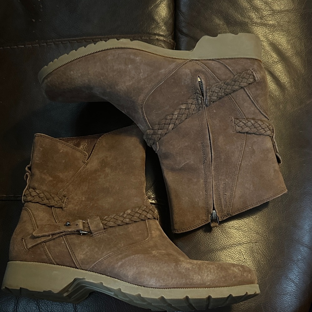 Teva Women's tan suede Ankle Boots - Picture 3 of 11